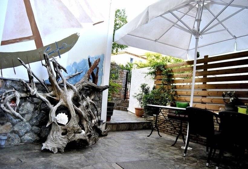 Отель Filoxenia Studios