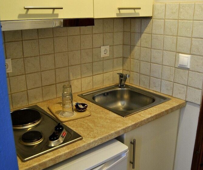 Отель Filoxenia Studios