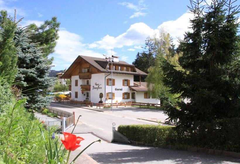 ホテル Garni Biancaneve Ruffrè Mendola