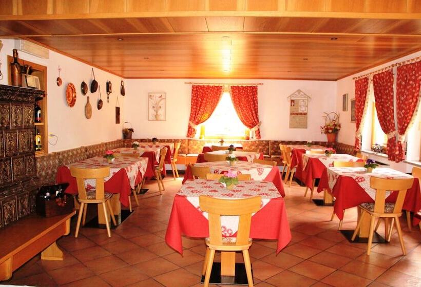 ホテル Garni Biancaneve Ruffrè Mendola