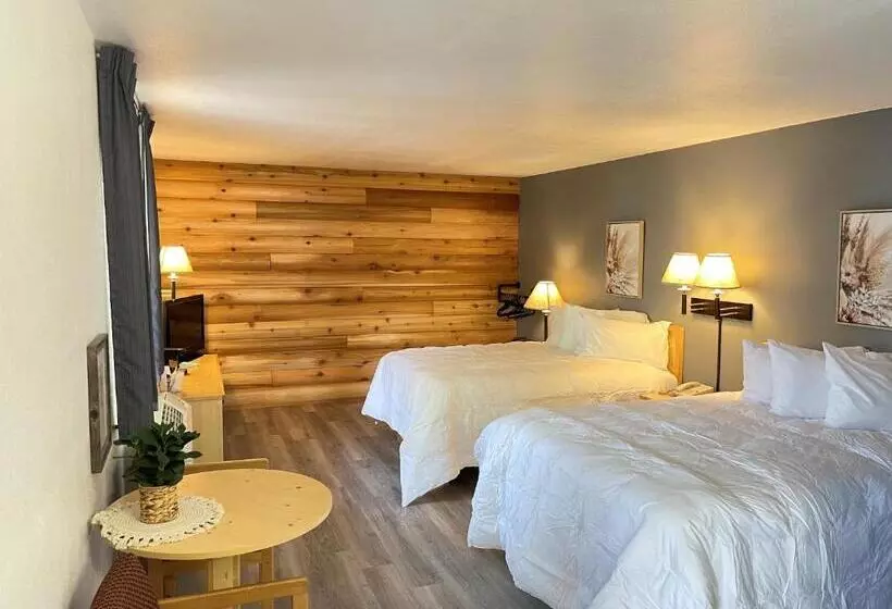 Hotelli Moose Creek Lodge & Suites