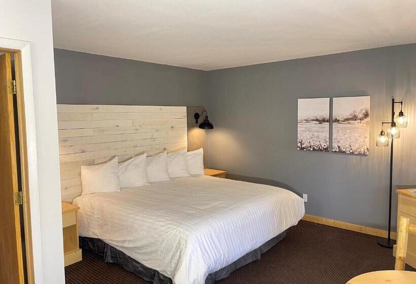 בית מלון כפרי Moose Creek Lodge & Suites