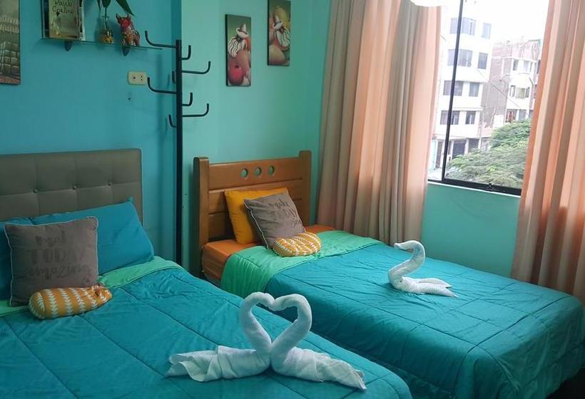 هتل Lima Airport Hostel