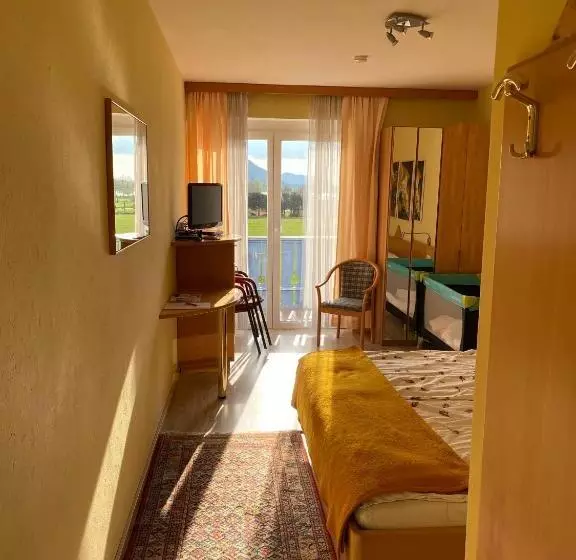 هتل Pension Carinthia