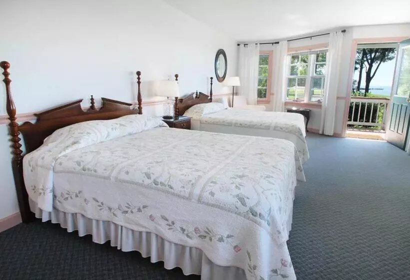 ホテル Wades Point Inn On The Bay