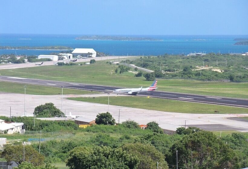 هتل Wind Chimes Inn