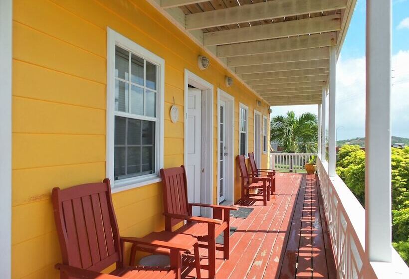 هتل Wind Chimes Inn