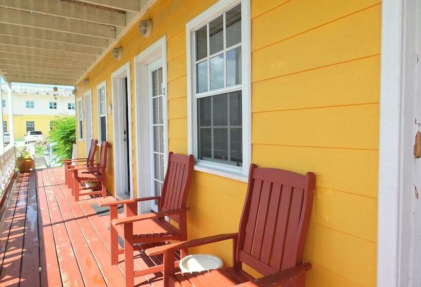 هتل Wind Chimes Inn