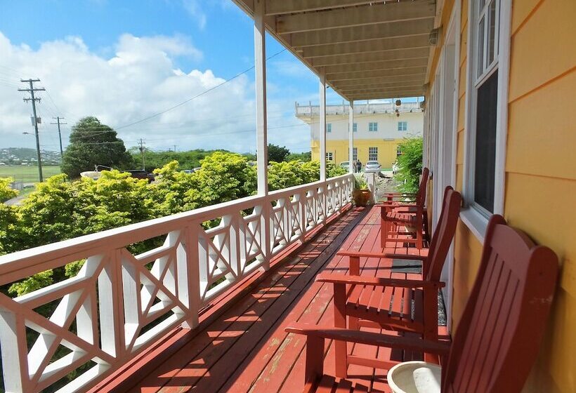 هتل Wind Chimes Inn