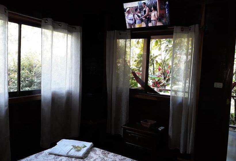 ベッドアンドブレックファースト Cabinas Nirvana Ecolodge