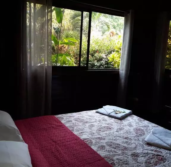 تختخواب و صبحانه Cabinas Nirvana Ecolodge