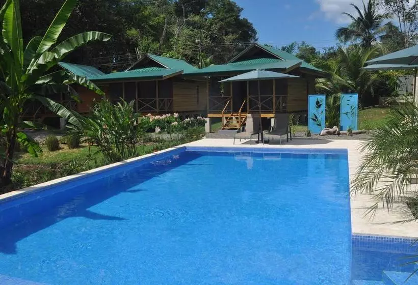 تختخواب و صبحانه Natura Lodges