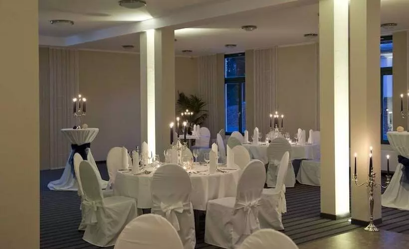 Hotelli Apartments Golfpark Schlossgut Sickendorf