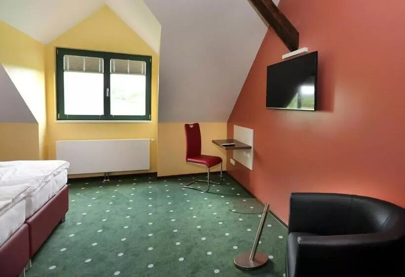 Hotelli Apartments Golfpark Schlossgut Sickendorf