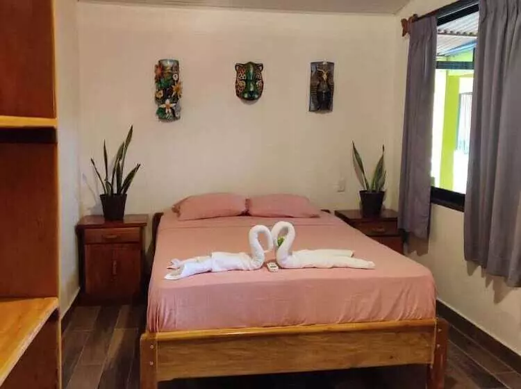 ホテル Cabinas Pura Vida B&b Tour Operator