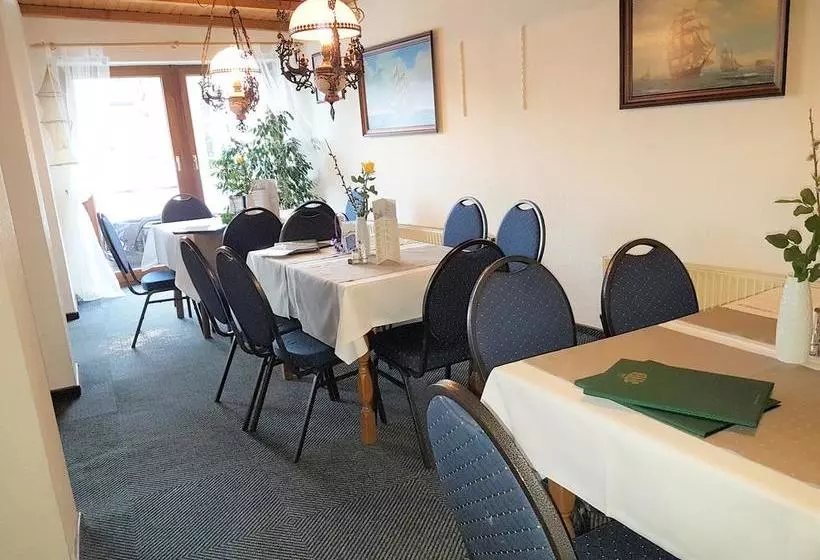 ホテル Restaurant Cafe Caro