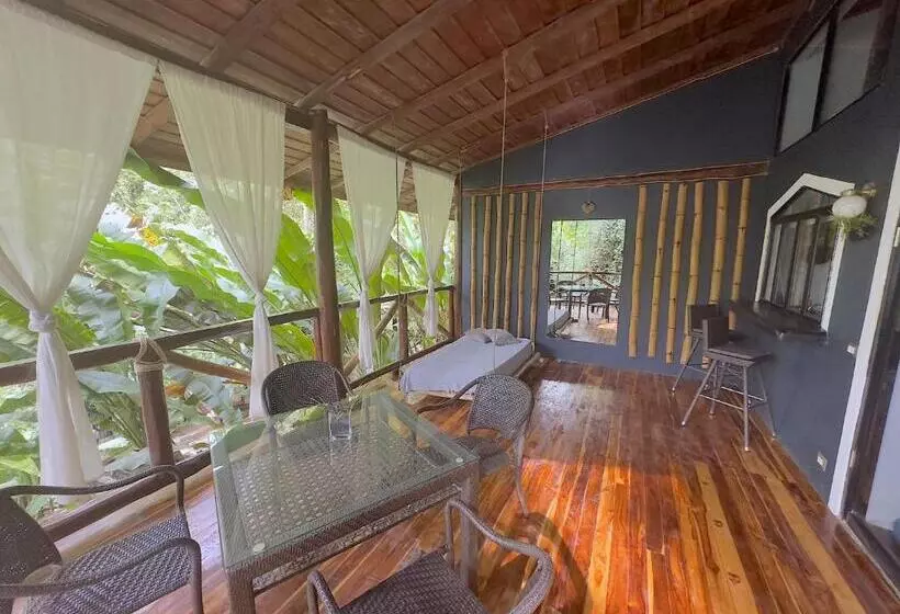 ホテル Canaima Chill House