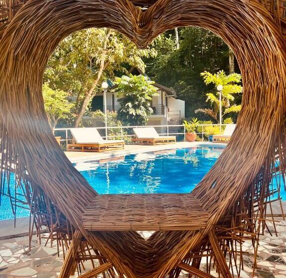 هتل Ecotica Boutique