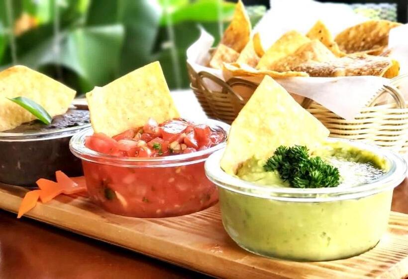 هتل Ecotica Boutique