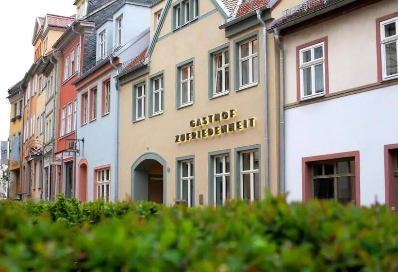 ホテル Gasthof Zufriedenheit
