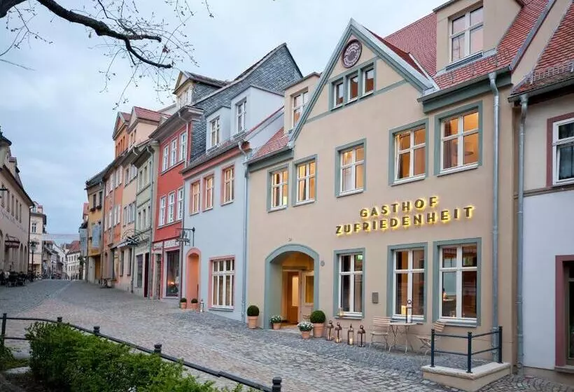 ホテル Gasthof Zufriedenheit