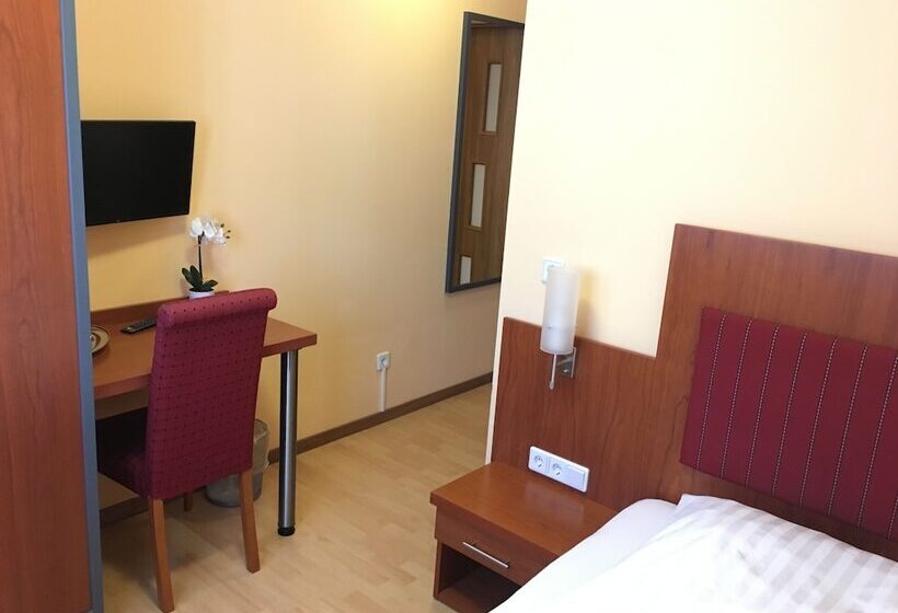 Отель Jelinski Beherbergungsstätten