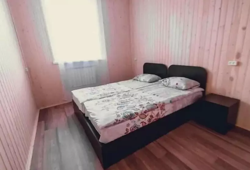 ホテル Lyudmila