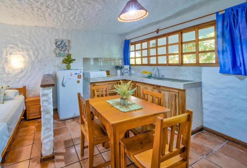 Отель Ola Bonita Beachfront Apart