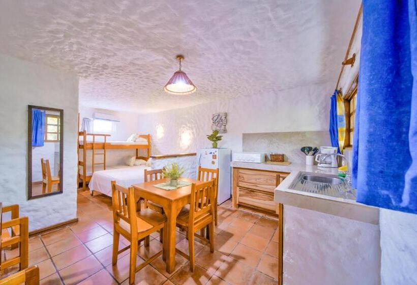 Отель Ola Bonita Beachfront Apart