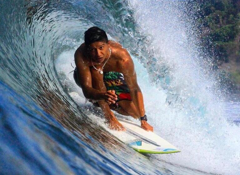 Отель Ola Bonita Beachfront Apart