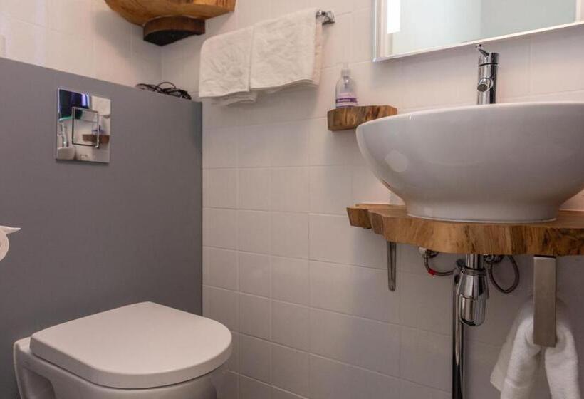 فندق Restaurant Loodsmans Welvaren