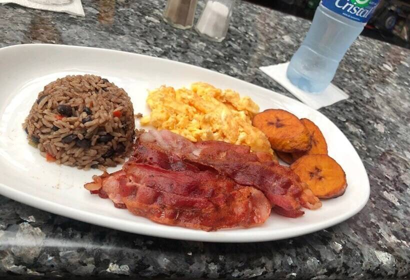 فندق Sportsmens Lodge