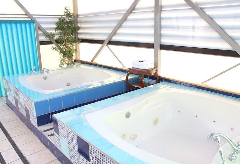 فندق Sportsmens Lodge