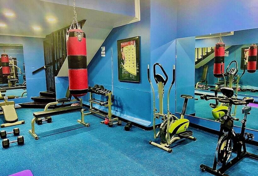 فندق Sportsmens Lodge