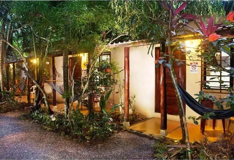 Hotelli Tropical Sands Dominical