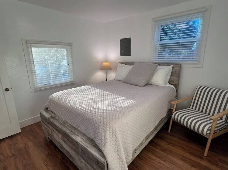 Отель Valley Ford