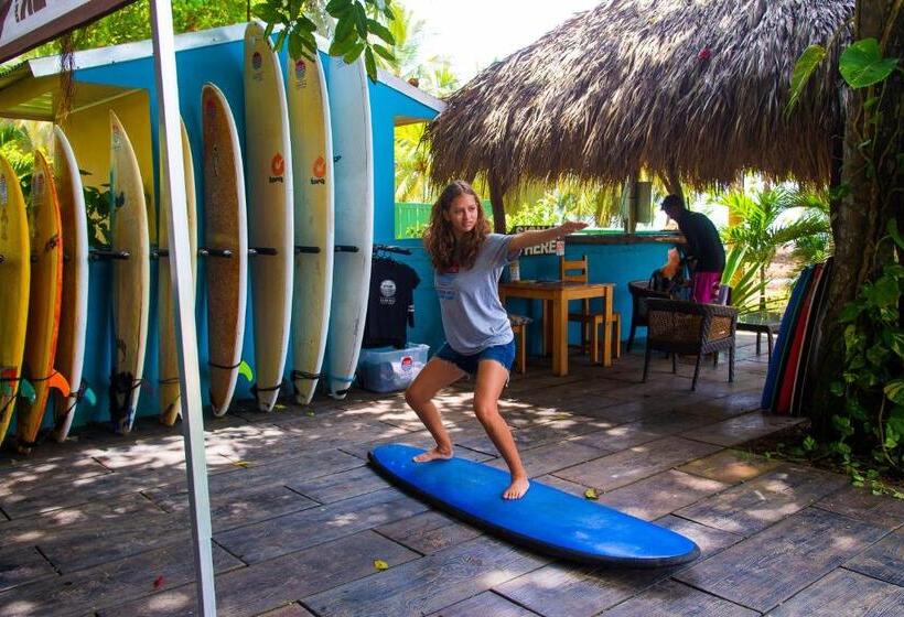 Beach Break Resort & Cr Surf Camp