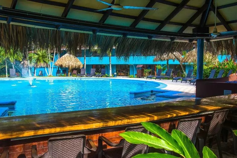 Beach Break Resort & Cr Surf Camp