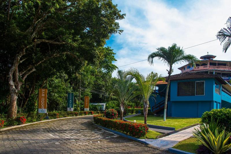 Beach Break Resort & Cr Surf Camp