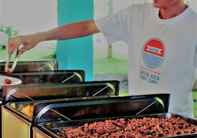 Beach Break Resort & Cr Surf Camp