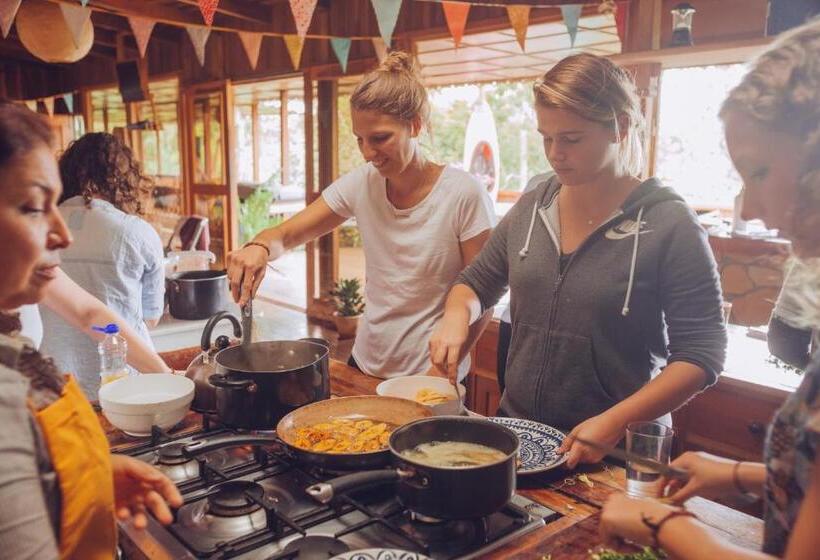 호스텔 Spanish By The River Turrialba