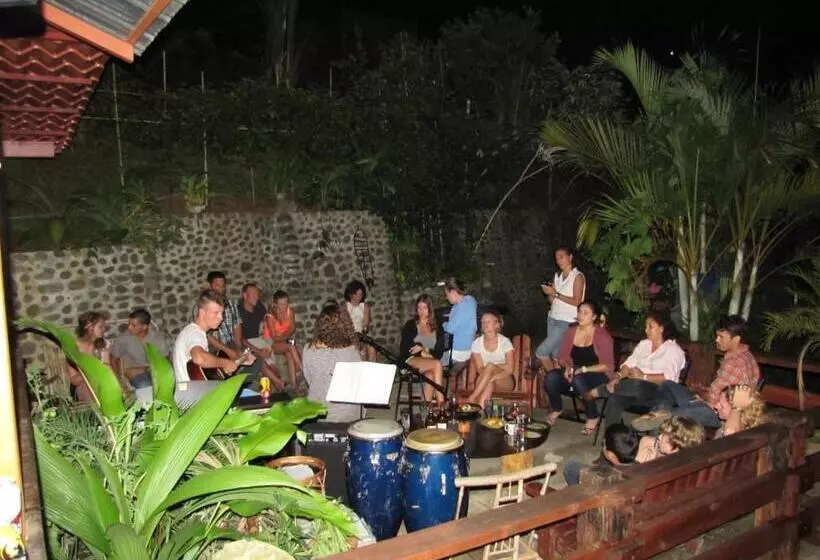 Retkeilymaja Spanish By The River Turrialba