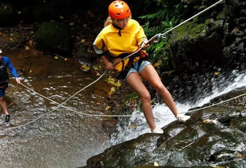 Retkeilymaja Spanish By The River Turrialba