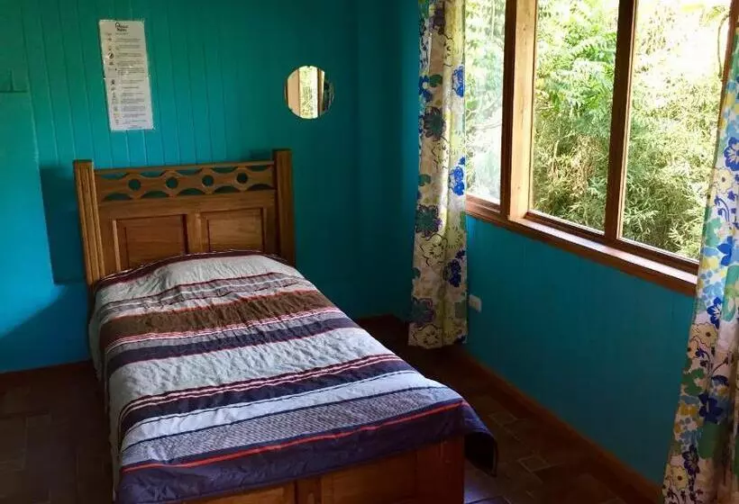 Retkeilymaja Spanish By The River Turrialba