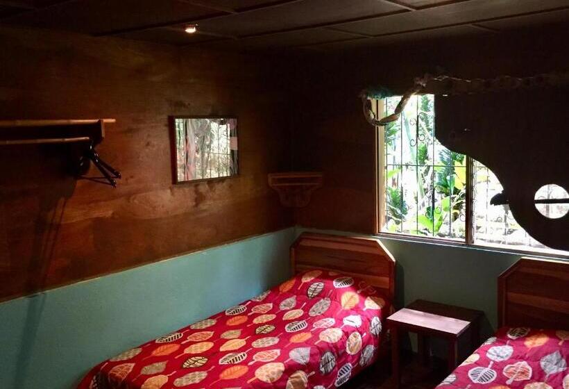 호스텔 Spanish By The River Turrialba