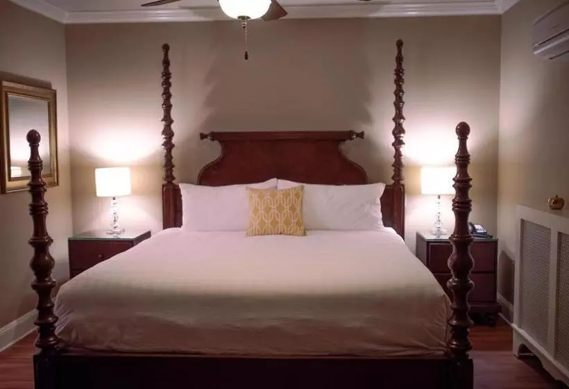 Crown Mansion Boutique Hotel & Villas