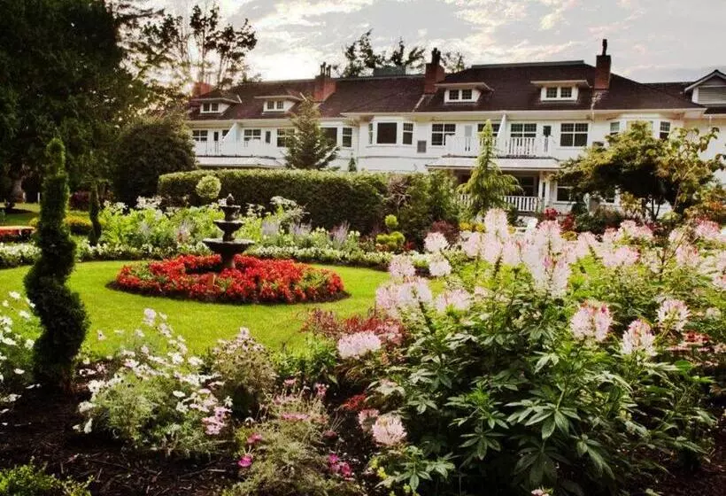 Crown Mansion Boutique Hotel & Villas