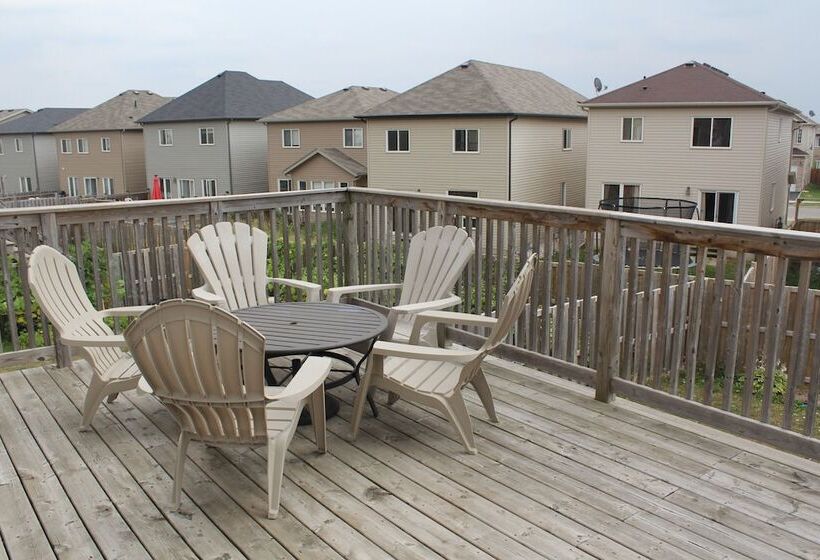 ホテル Boardwalk Homes   Executive Guest Rooms & Townhomes