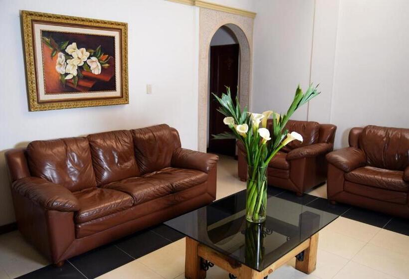 בית מלון כפרי Bolivar Plaza