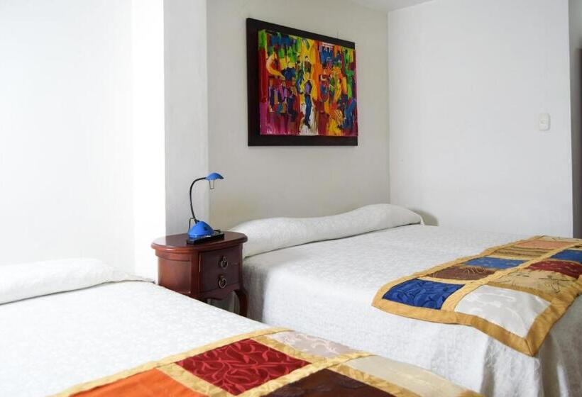 בית מלון כפרי Bolivar Plaza